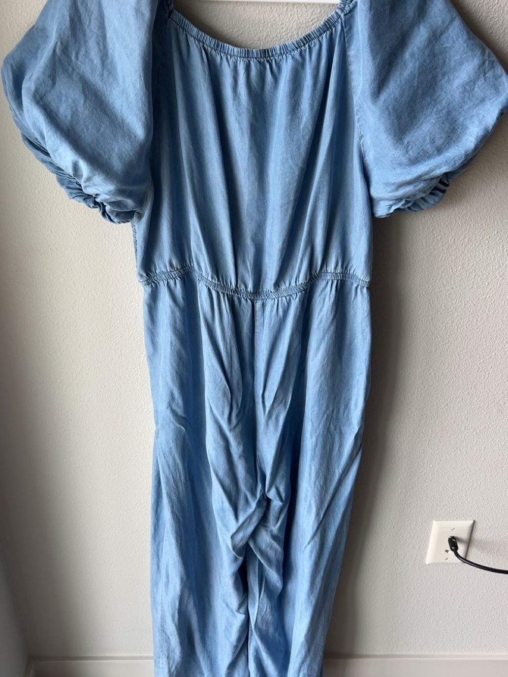 Hayden Los Angeles Light Blue Smocked Puff Sleeve Jumpsuit. Women’s Size Large - Picture 3 of 4